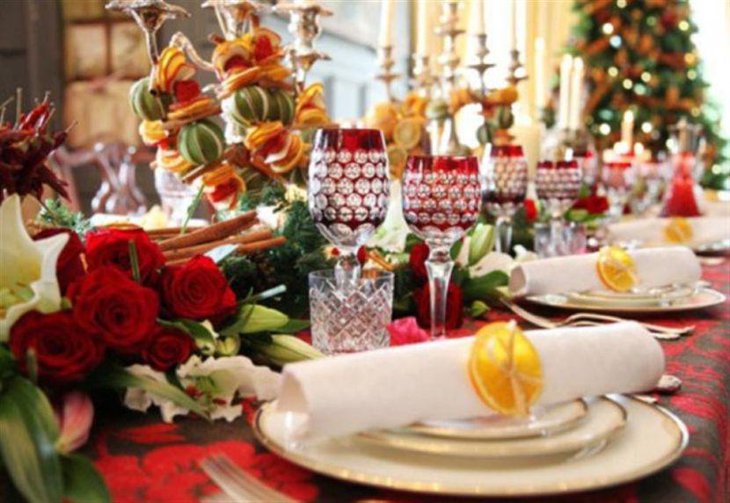A Christmas table decked using Italian decorations