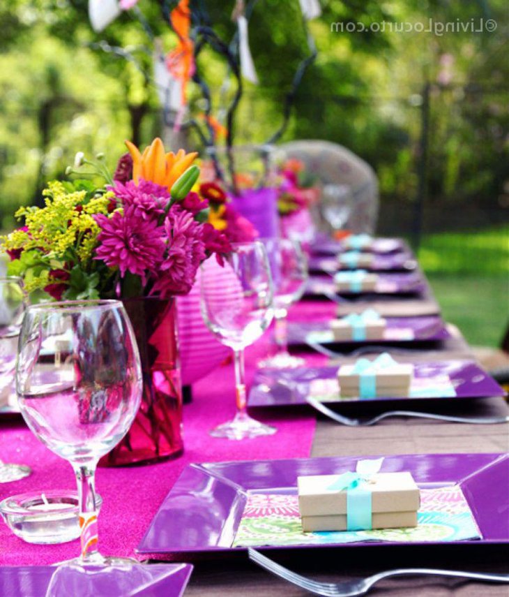 Adult birthday table decor with pink and purple decorations