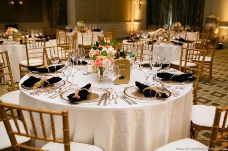 Amazing golden accented decorations on wedding table