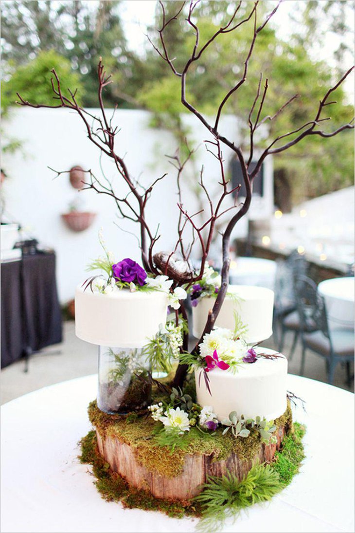 Amazing winter table decor with wooden piece and branches