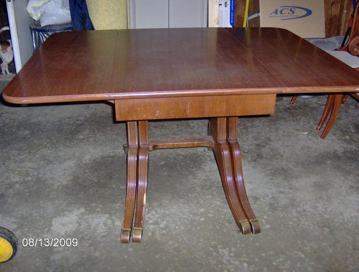 Antique Duncan Phyfe drop leaf table design