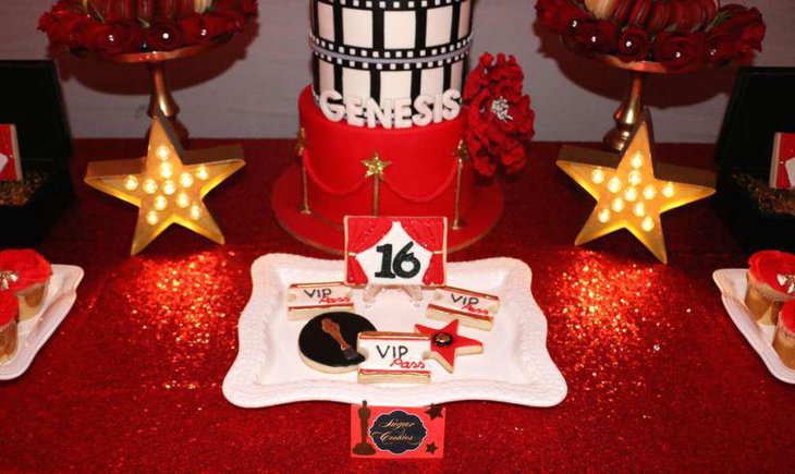 Attractive red and golden accented Hollywood party table