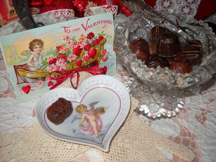 Awesome Valentines chocolate and card vignette centerpiece