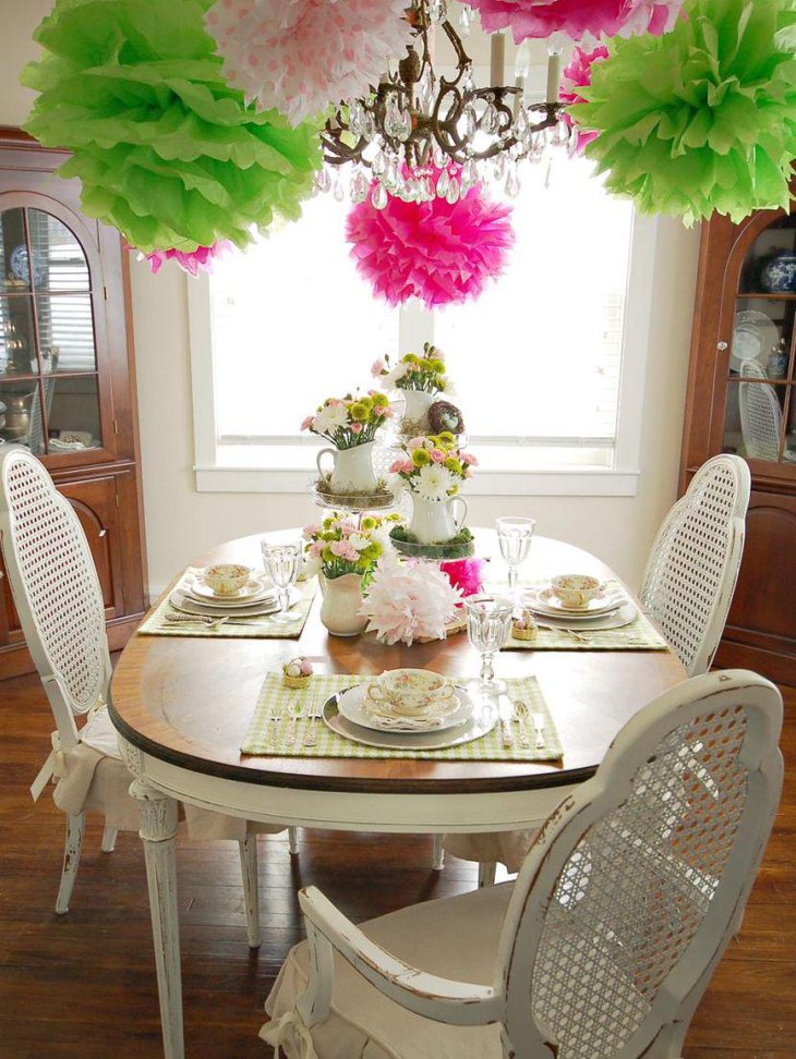 Beautiful centerpiece idea with floral display for spring