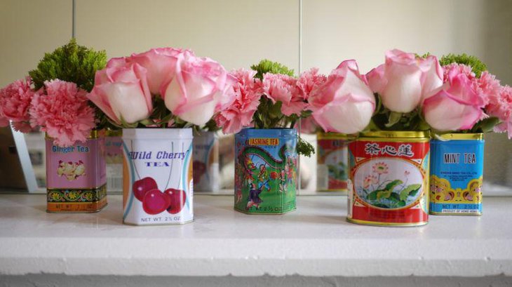 Beautiful DIY Vintage Tea Tin Floral Wedding Table Centerpieces