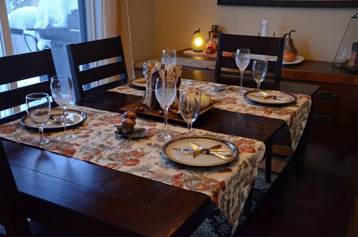 Beautiful Patterned Thanksgiving Table Runner