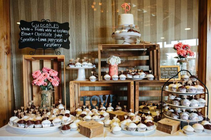 Beautiful Rustic Dessert Table With Cupcakes
