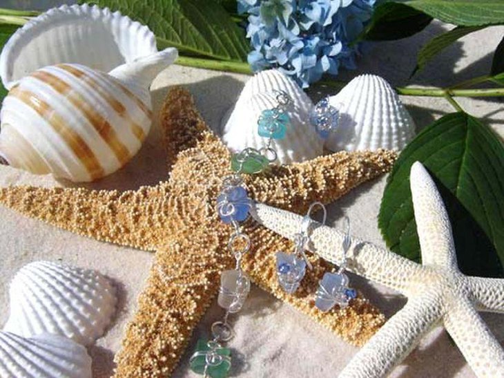 Beautiful starfish and conch wedding table centerpiece