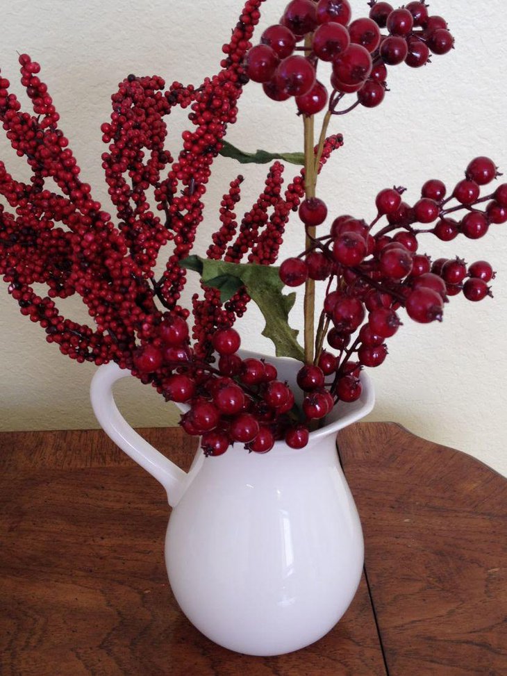 Beautiful White Vase Christmas Table Centerpiece With Cranberry Arrangement