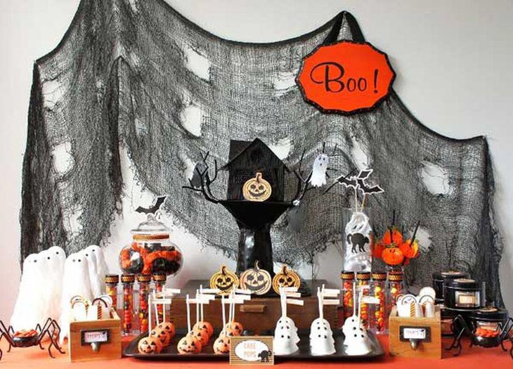 Black tree house centerpiece for kids Halloween table