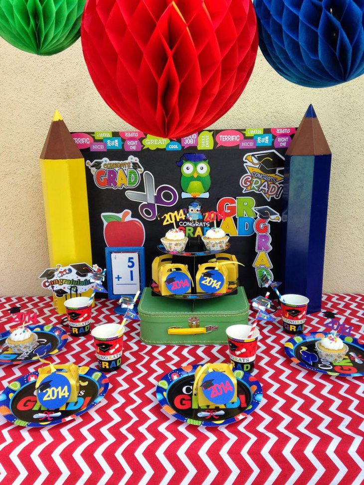 Colourful kindergarten graduation party centerpieces