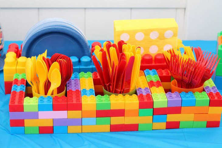 Colourful Lego blocks for keeping spoons