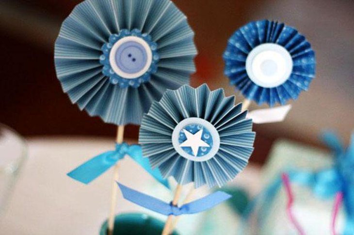 Cute DIY Paper Flower Centerpieces for a Birthday Table