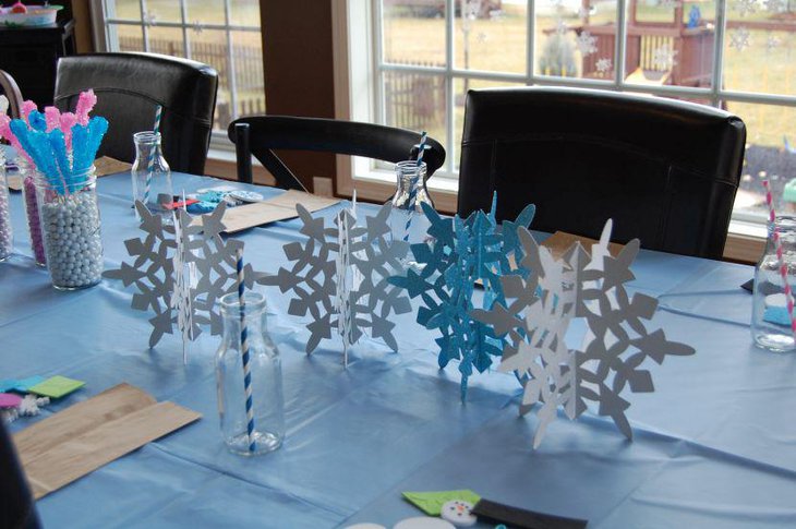 Cute snowflake decorations in paper