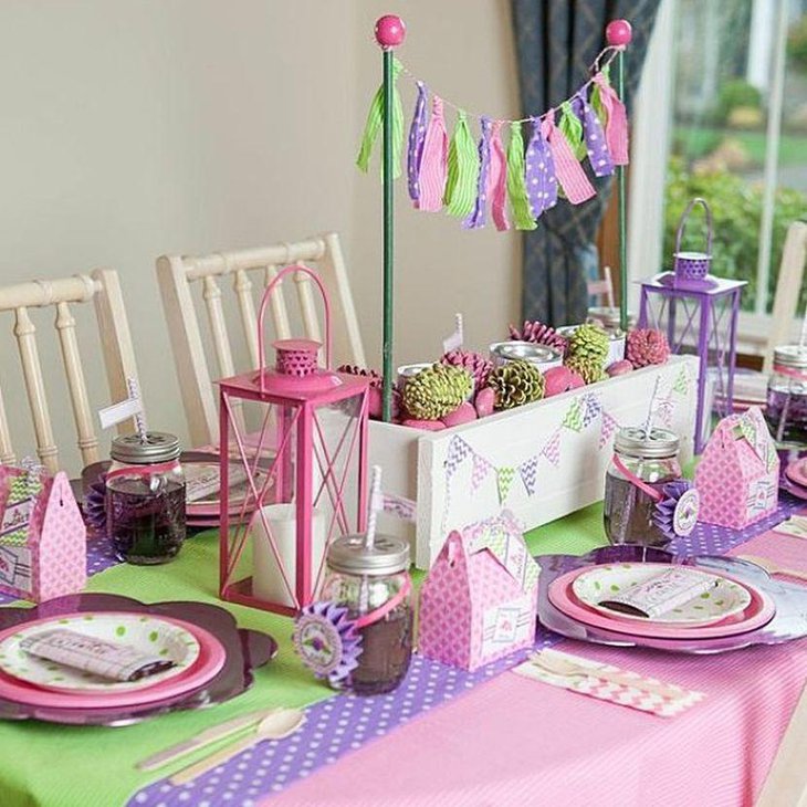 Cute Spring DIY Birthday Table Decor With Lanterns