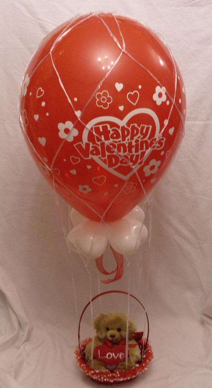 Cute teddy and balloon Valentines centerpiece