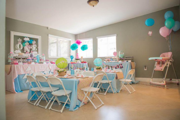 Cute vintage birthday party table for kids