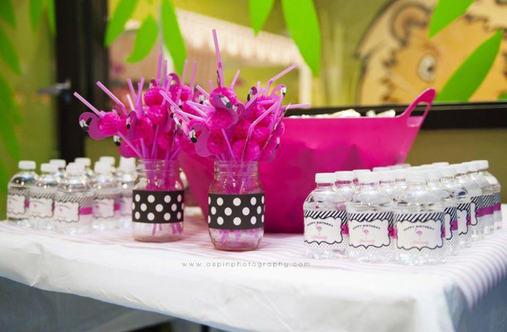 DIY Flamingo Birthday Table Decor With Polka Dotted Jars