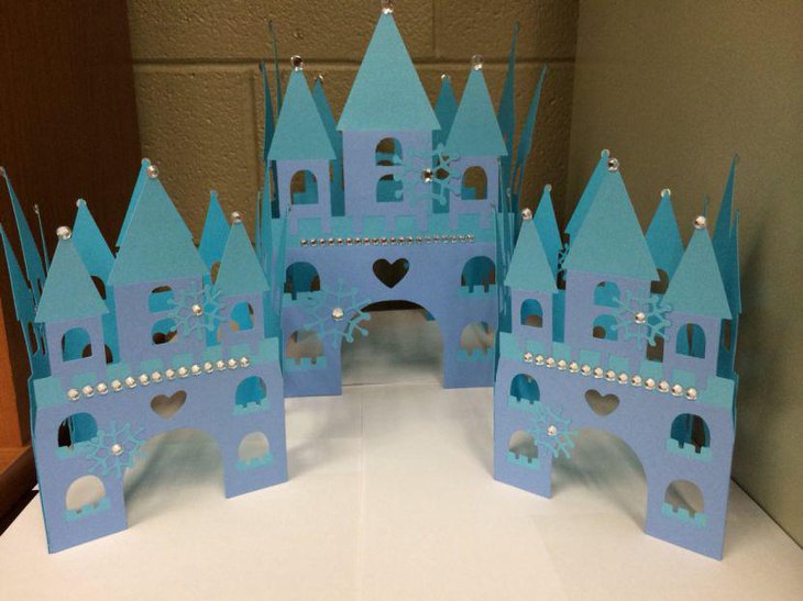 DIY Frozen Castle Centerpieces on Birthday Table