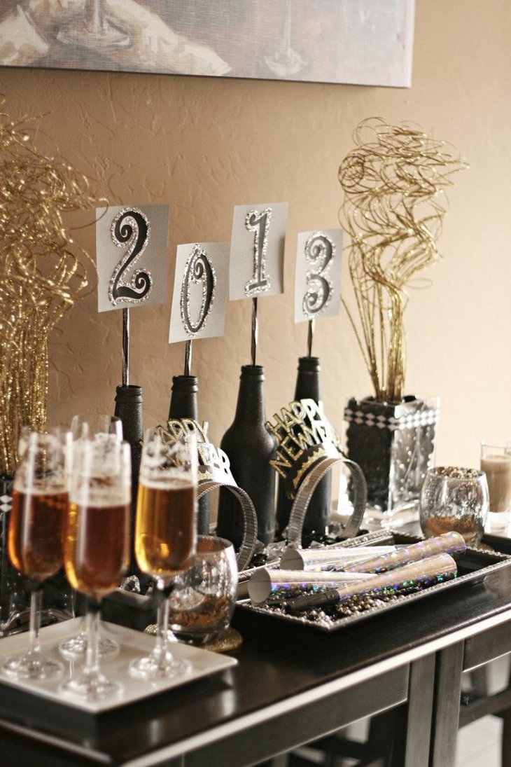 DIY New Year Table Decoration with Crowns and Hooters