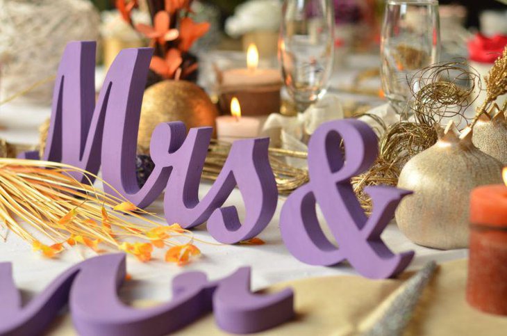 DIY purple decor ideas on sweetheart party table