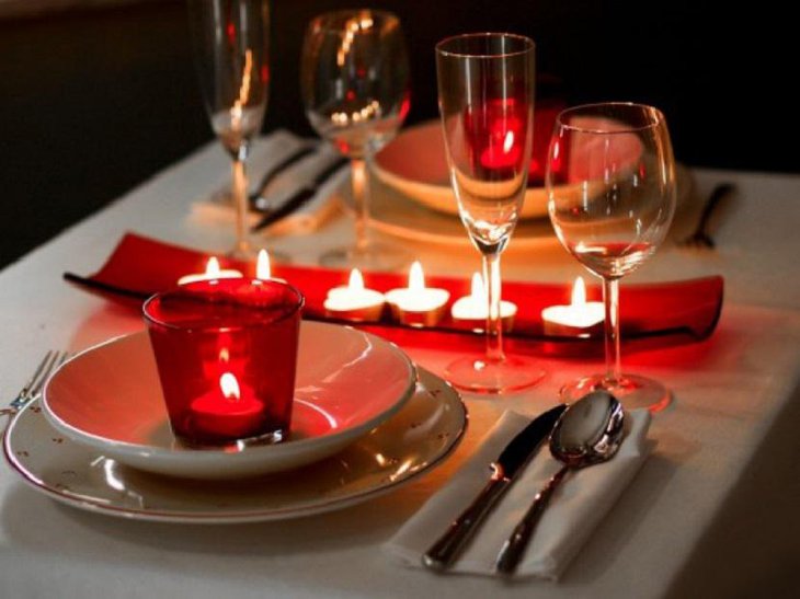 Easy To Do Valentine Table Decoration