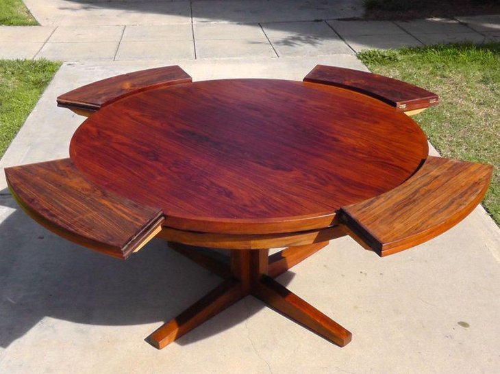 Expandable Round Patio Dining Table With Wooden Legs
