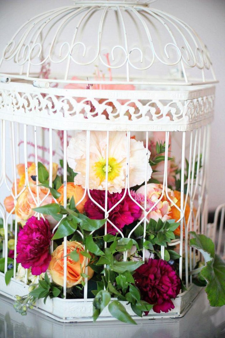 Gorgeous DIY Birdcage Table Centerpiece With Colourful Flowers