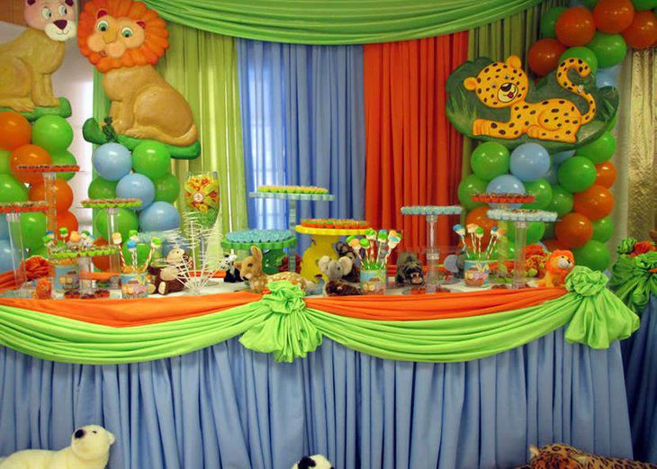 Jungle birthday table settings for boys birthday party