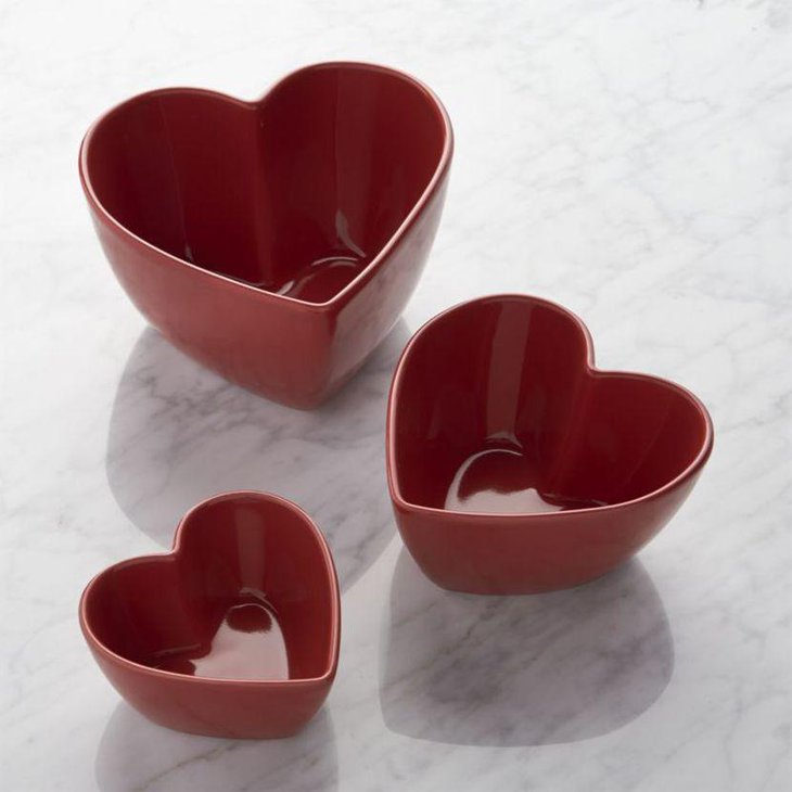 Pleasing heart shaped red bowl decorations for Valentines