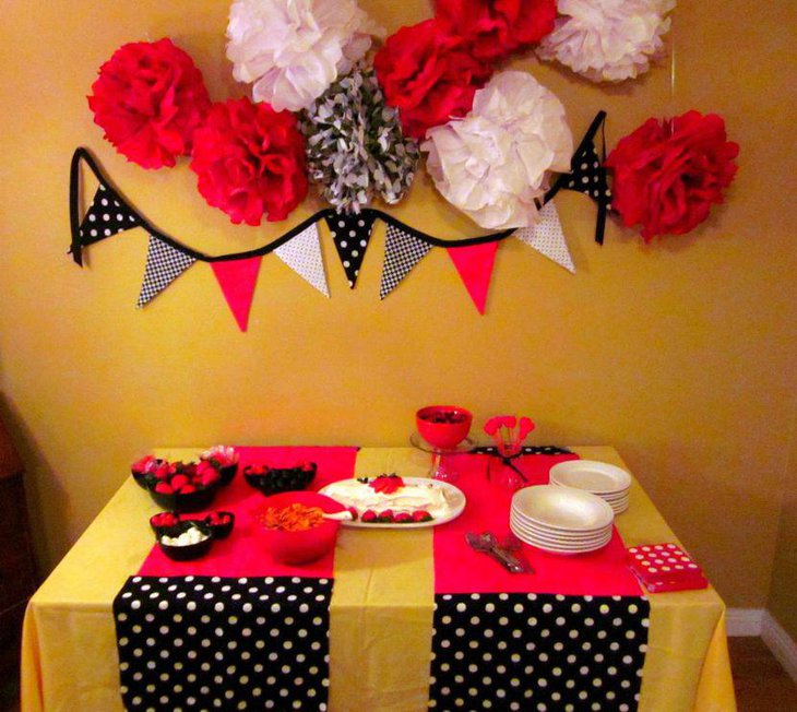 Polka dotted Minnie Mouse candy table decor