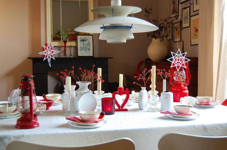 Red lanterns and candle decor for Valentines table