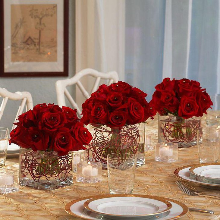 Red Rose Centerpieces For Christmas Party Table
