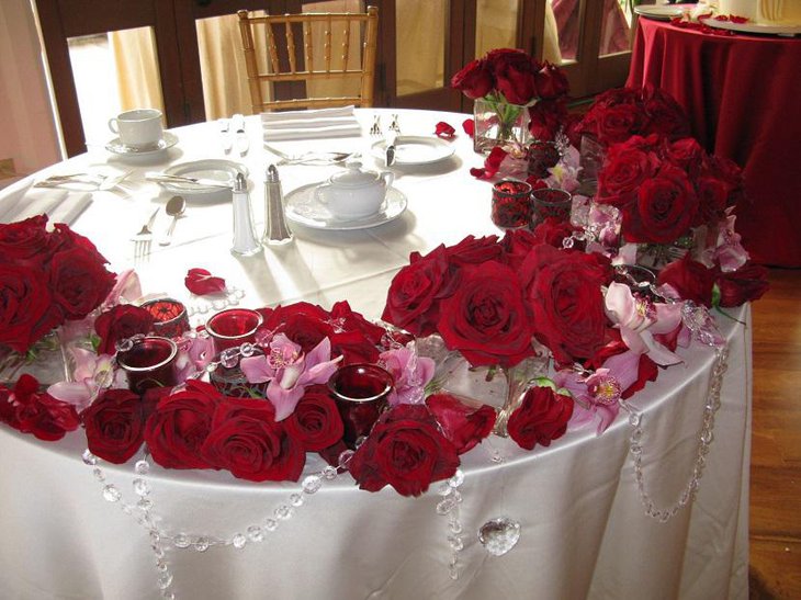 Red Roses for Valentine Table Decoration