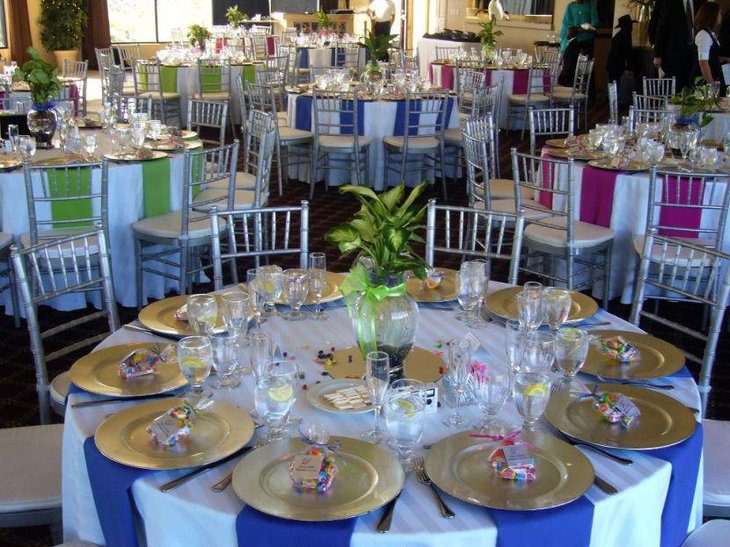 Round Wedding Tables Donned In Bright Colors