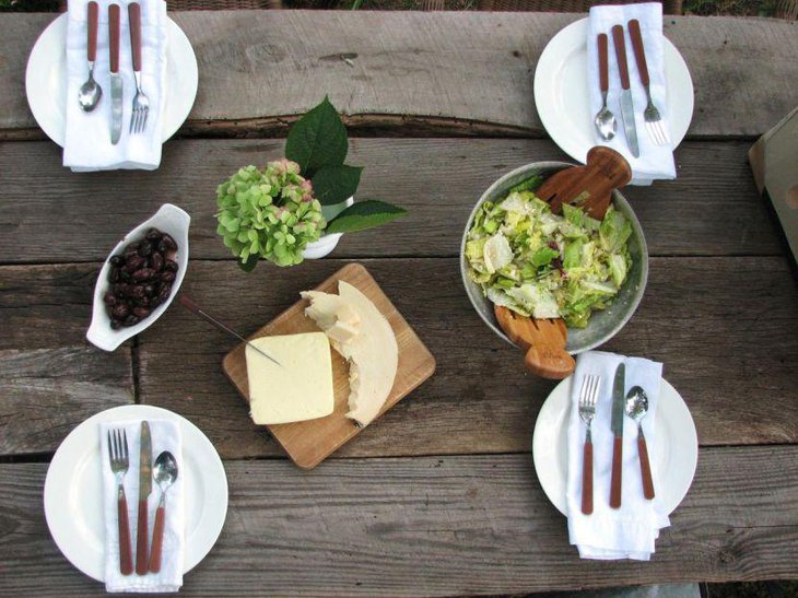 Rustic garden party table setting