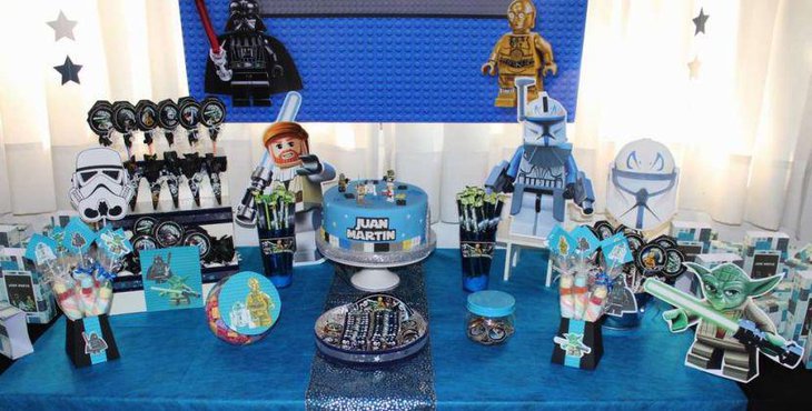 Star War Lego decorations for a birthday table