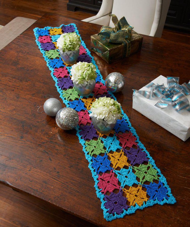 Stunning crochet Valentines table runner