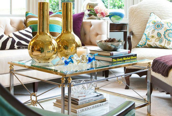 Stunning golden vases as coffee table centerpieces