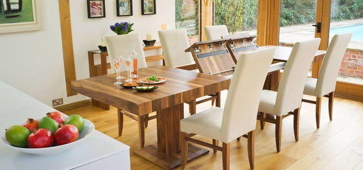 Stunning Modern Extpandable Dining Table In Wood