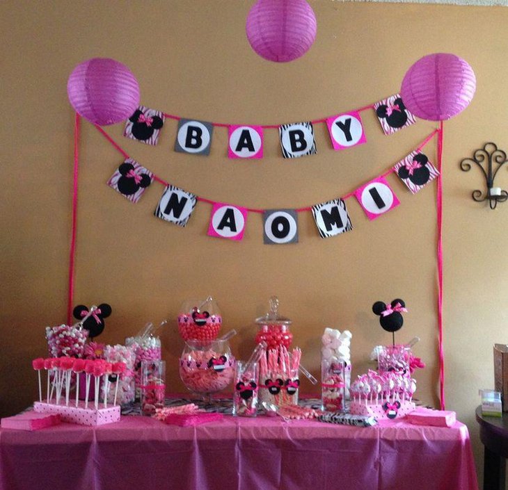 Sweet Minnie Mouse candy table decorations