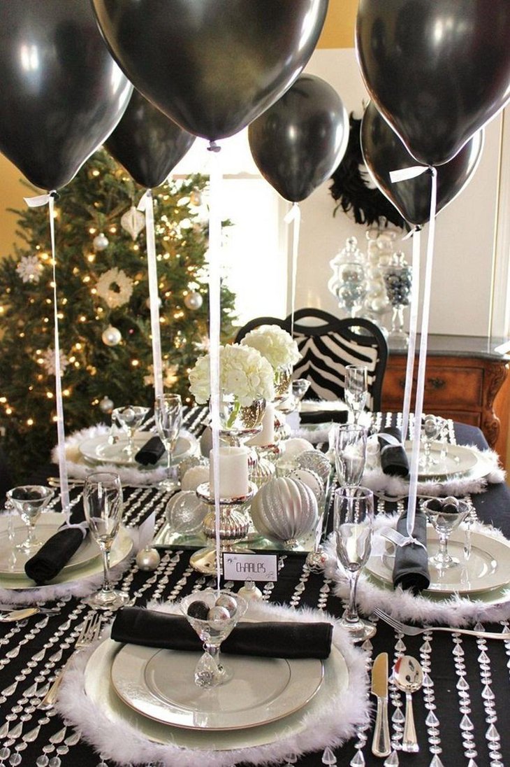 The Black and White New Years Eve Ballon Extravagant Party Decoration