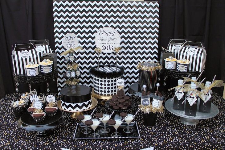 The Black and White New Years Eve Chocolate Party Table Decoration