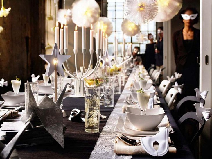 The Black White and Golden New Years Eve Masquerade Party Table Decoration