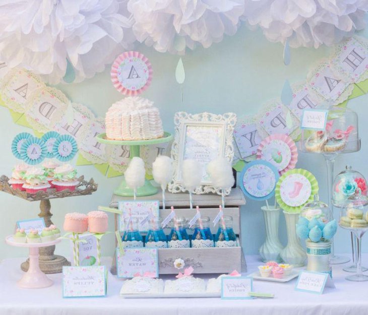 Vintage party table decor for kids