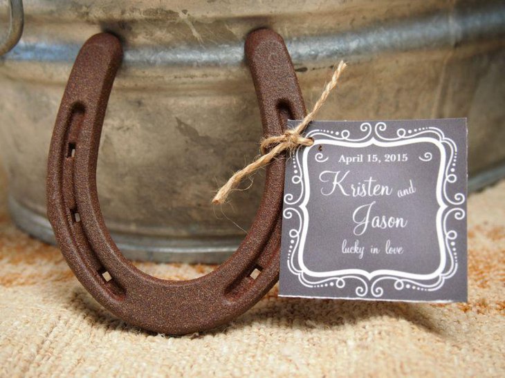 Weathered Horseshoe and Burlap Centerpiece For a Rustic Wedding