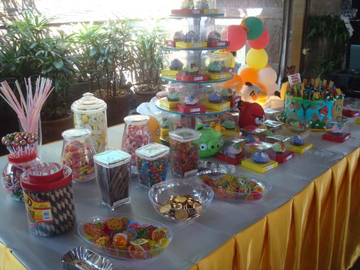 Amazing Angry Birds Inspired Birthday Dessert Table Decor