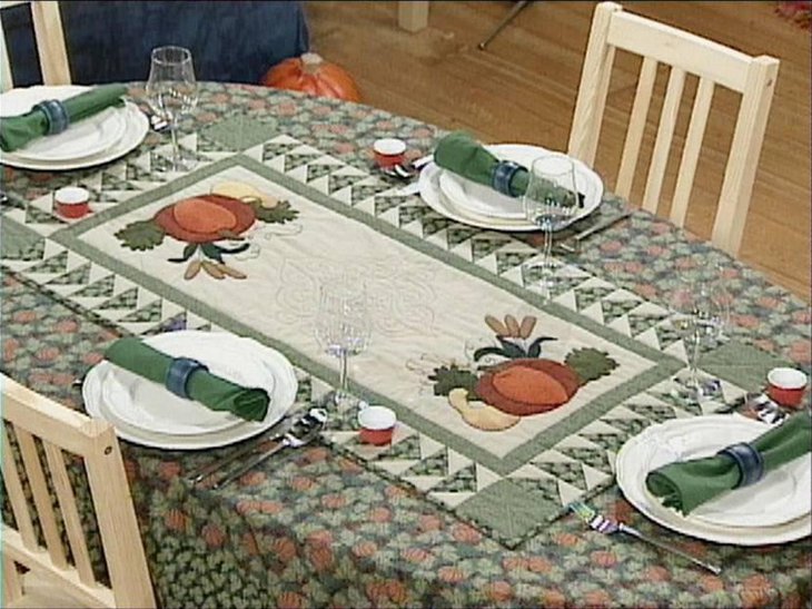 Amazing Thanksgiving Table Runner