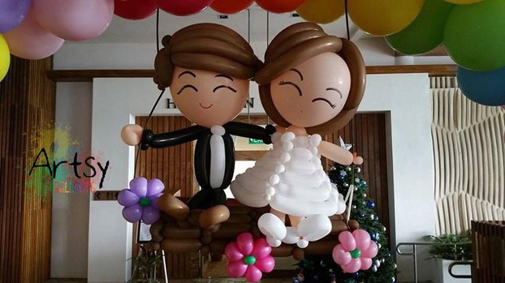 Artistic Bride and Groom Incredible Balloon Wedding Centerpiece