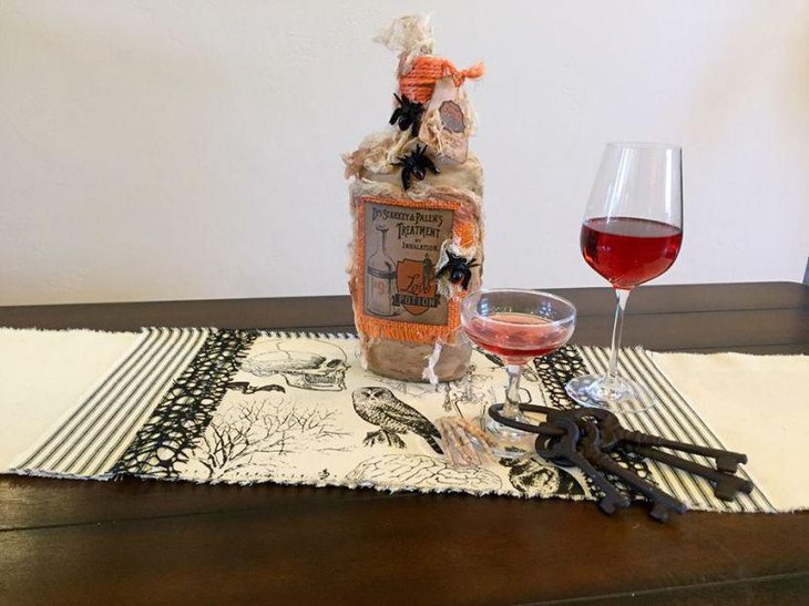 Awesome DIY bottle decoration for Halloween table